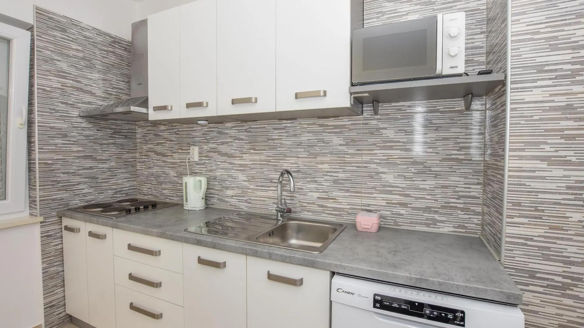 Apartments Neve - 50 M From Beach Mandre Croatia