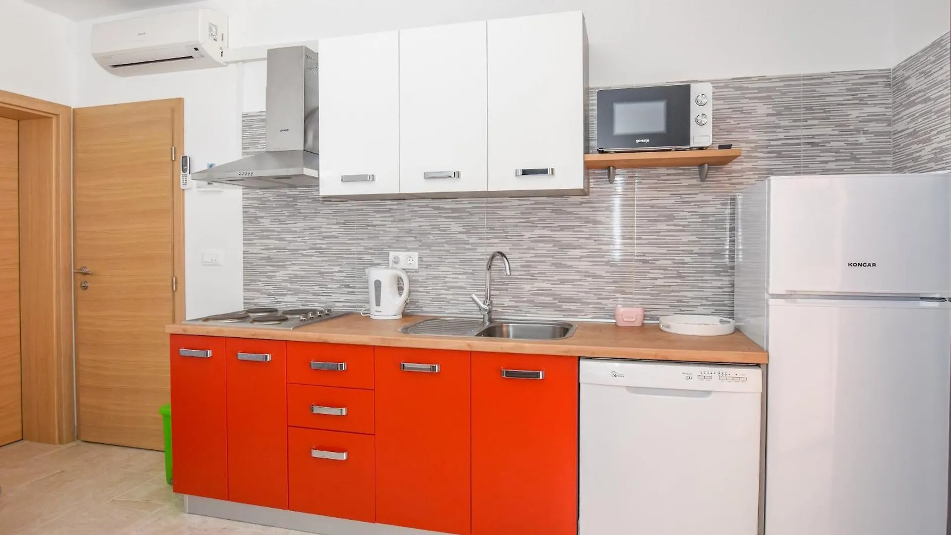 Apartments Neve - 50 M From Beach Mandre