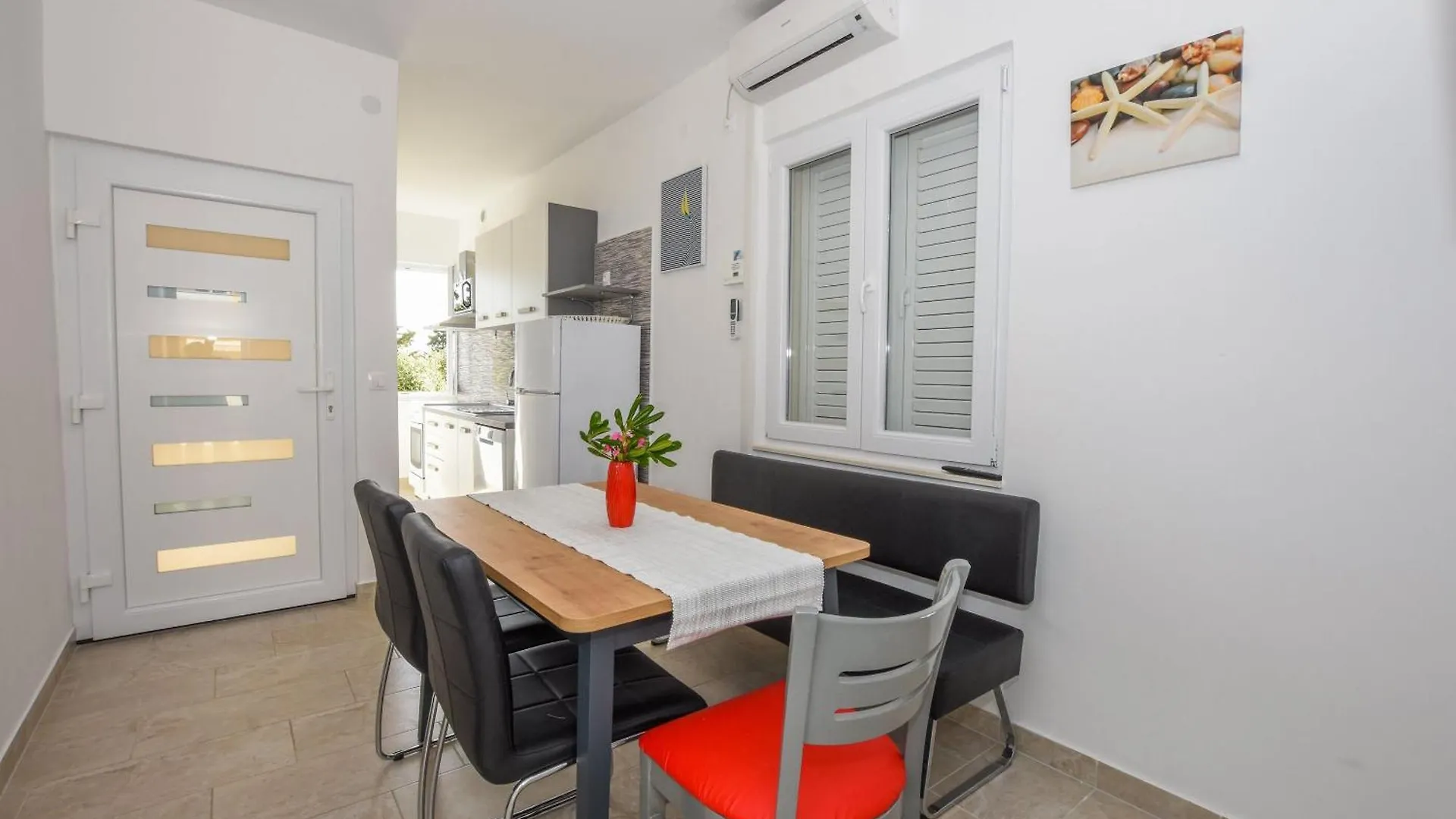 Apartments Neve - 50 M From Beach Mandre