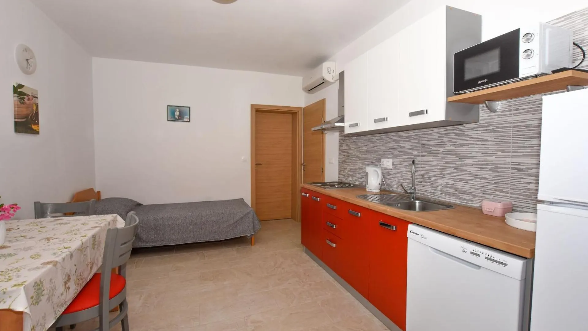 Apartments Neve - 50 M From Beach Mandre