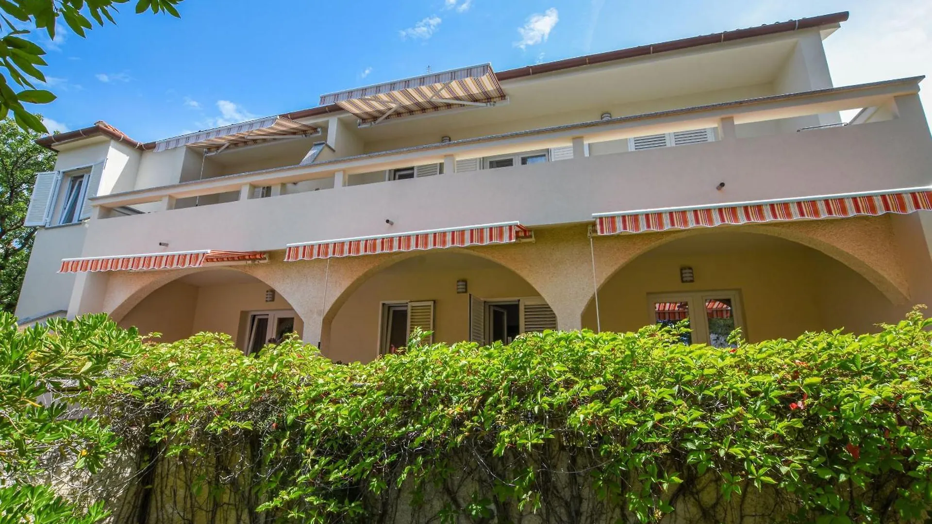 Apartments Neve - 50 M From Beach Mandre