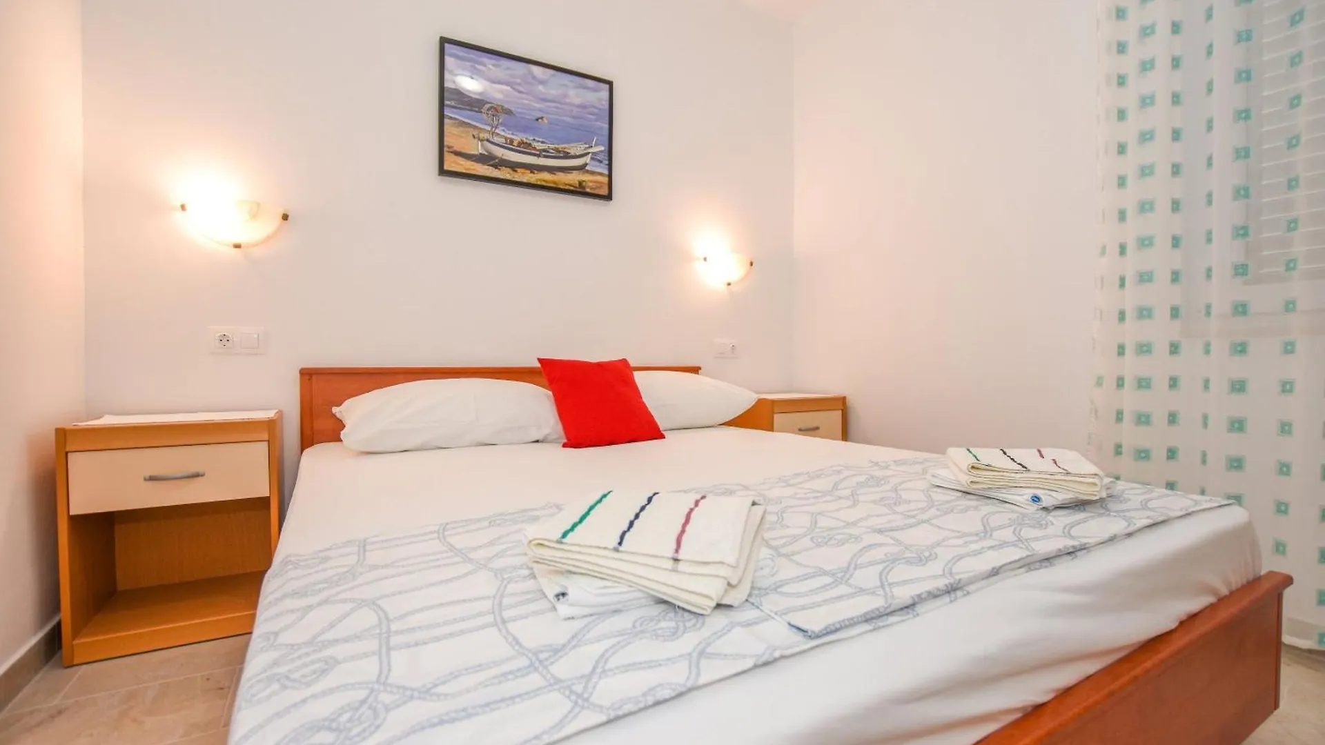 Apartments Neve - 50 M From Beach Mandre