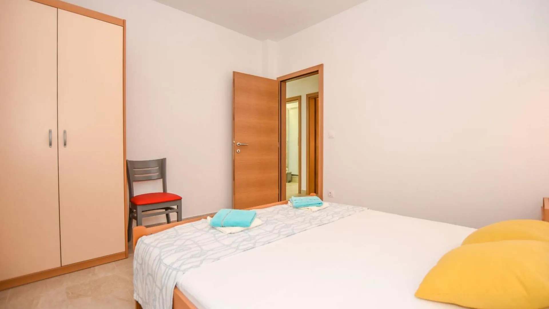 Apartments Neve - 50 M From Beach Mandre