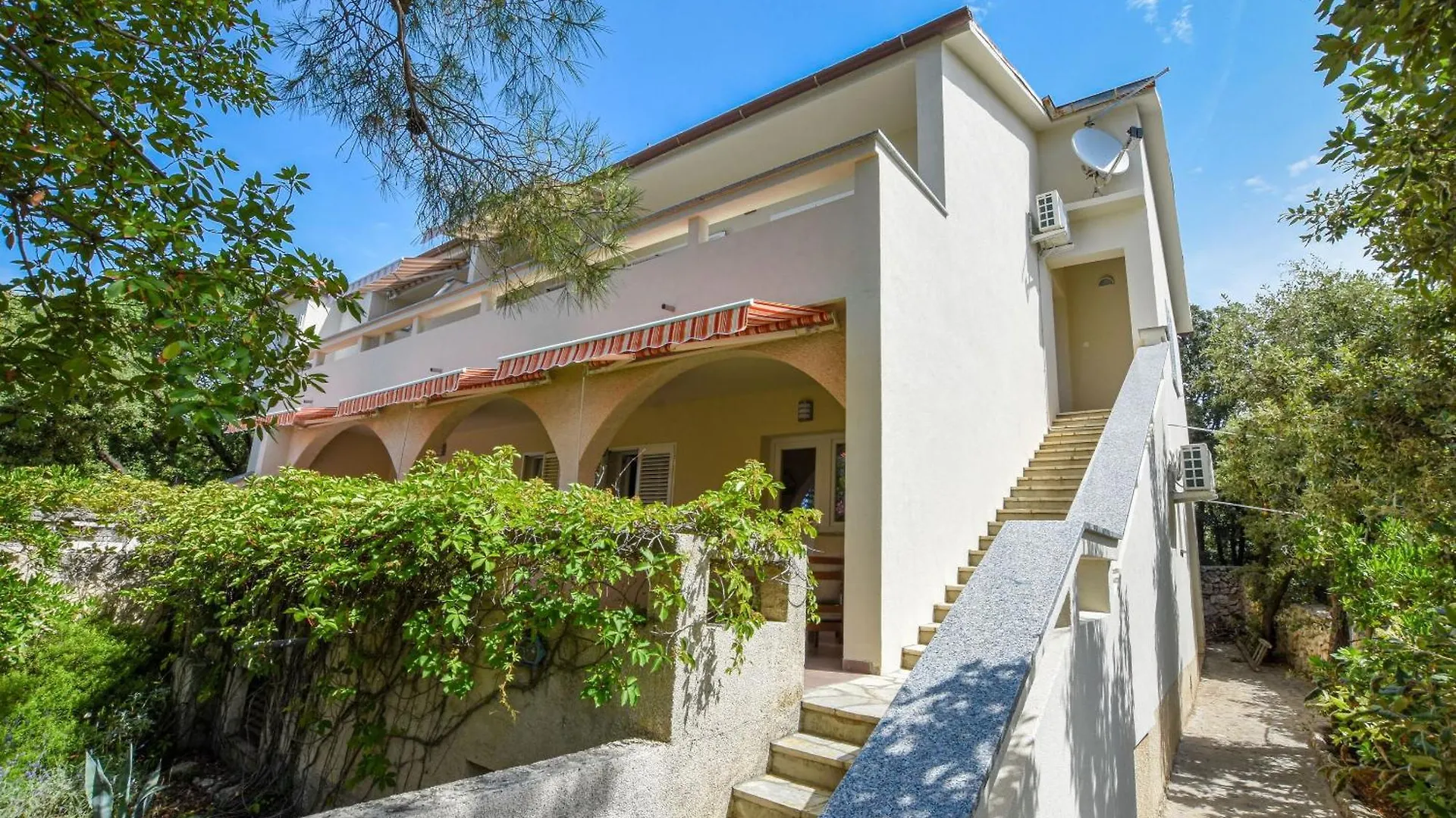 Apartments Neve - 50 M From Beach Mandre