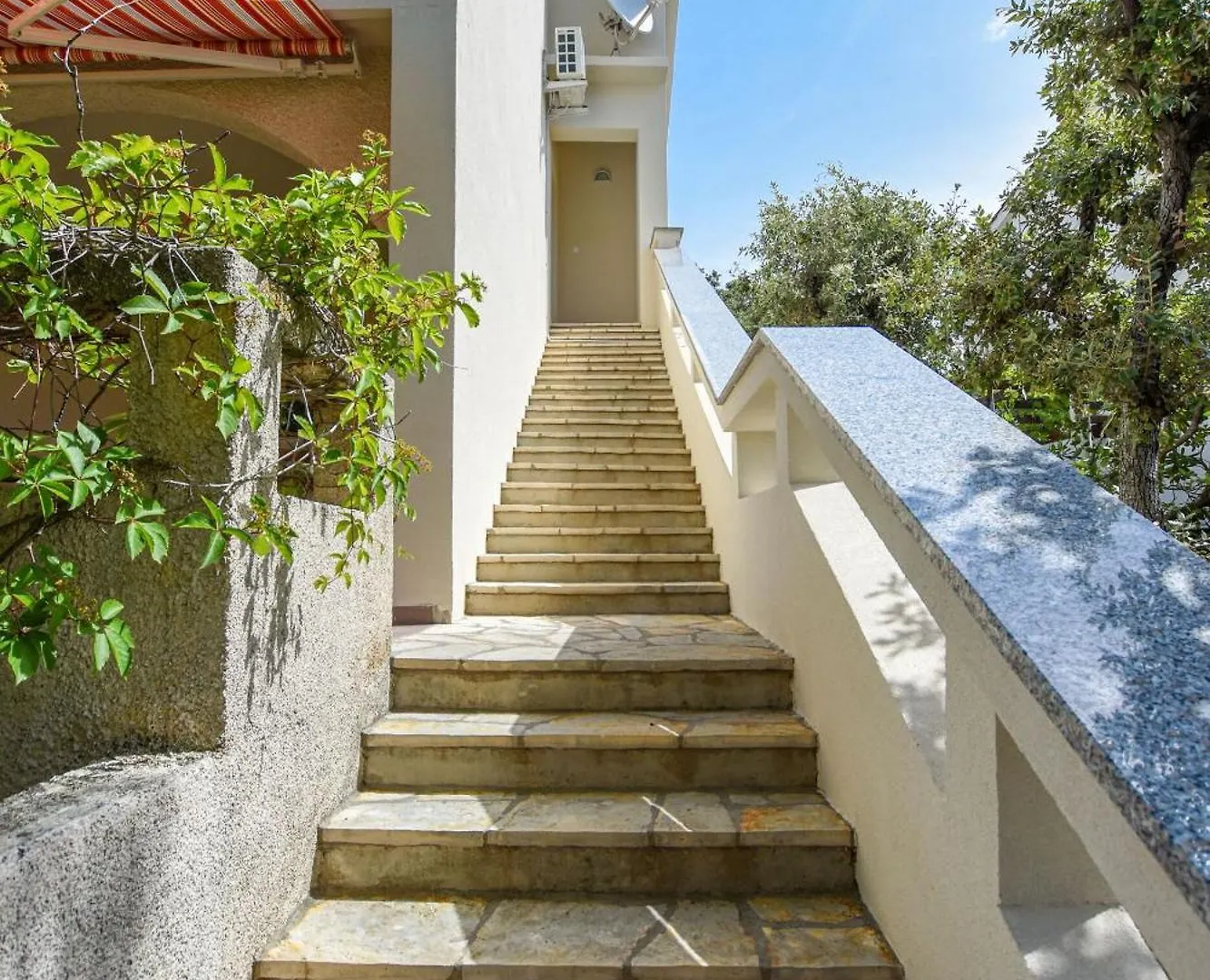 Apartments Neve - 50 M From Beach Mandre Croatia