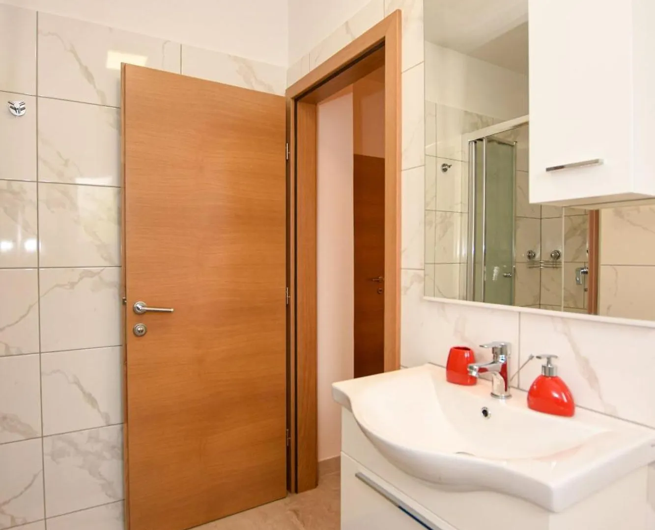 Apartments Neve - 50 M From Beach Mandre