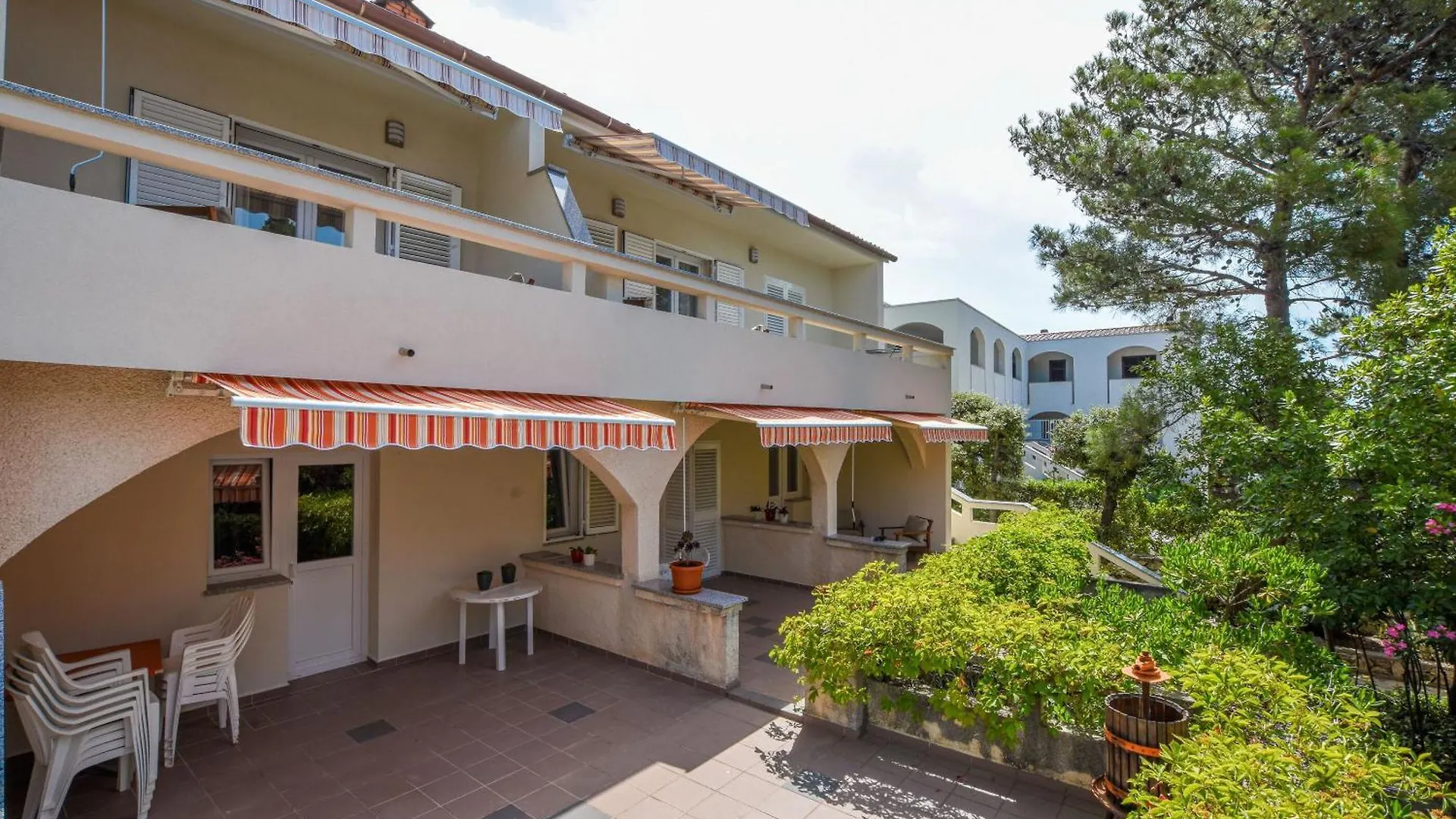 Apartments Neve - 50 M From Beach Mandre