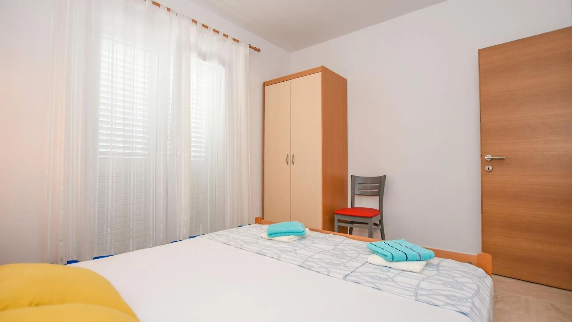 Apartments Neve - 50 M From Beach Mandre Chorvatsko